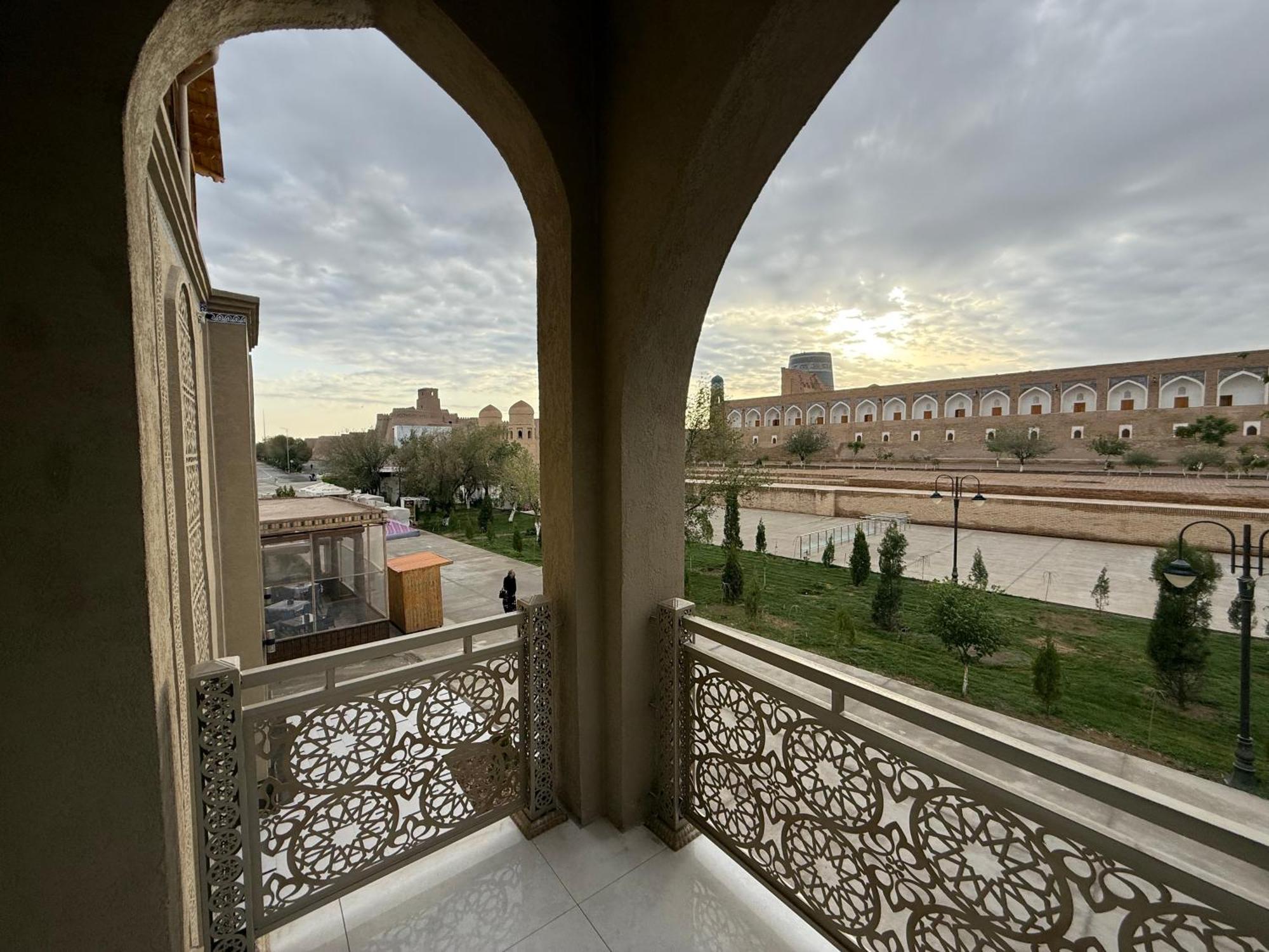 Isakhoja Hotel Khiva ภายนอก รูปภาพ